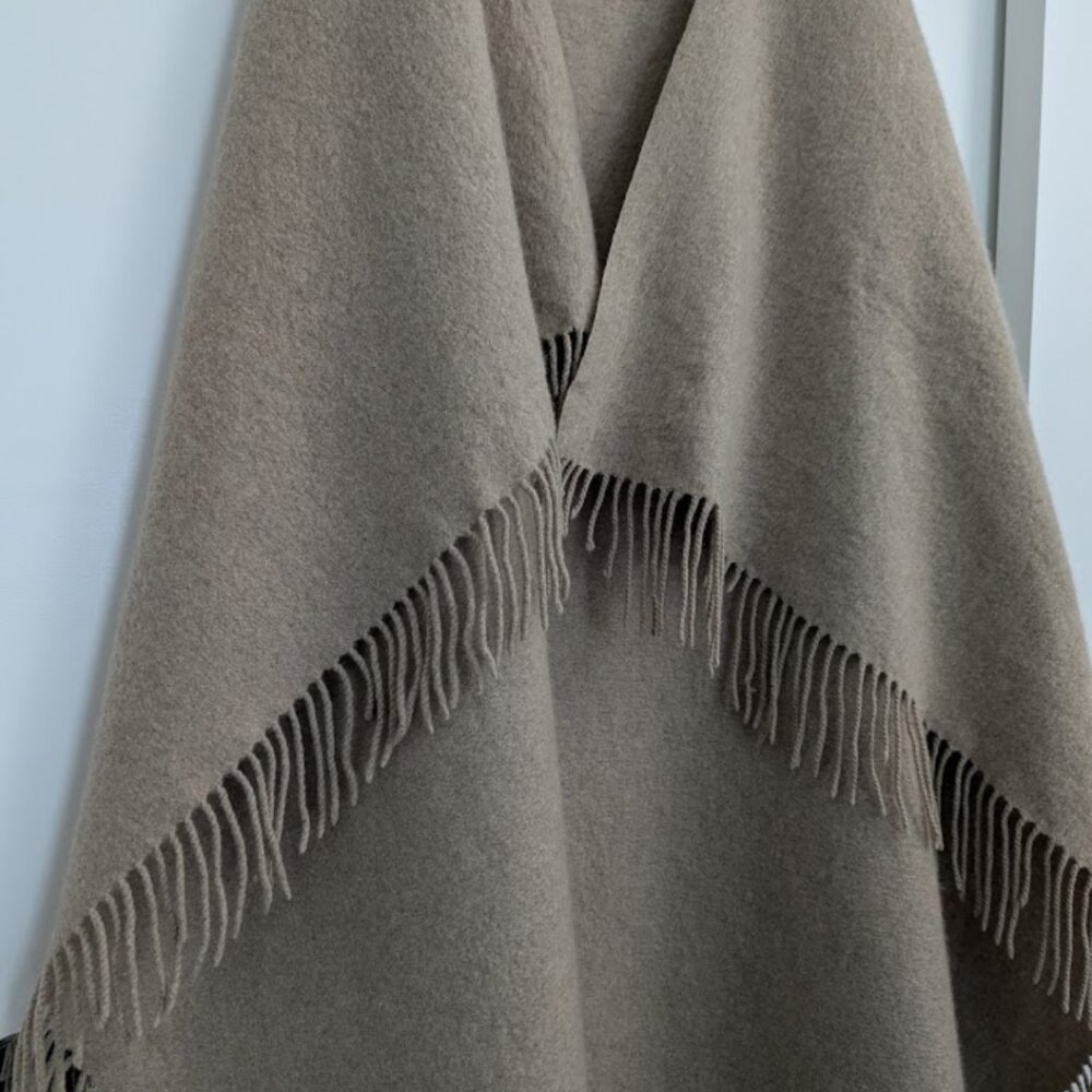 Pure Cashmere 100% Cashmere Beige Blanket Wrap - Picture 6 of 13